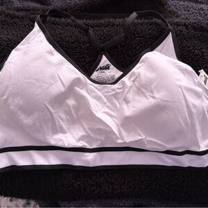 NWT Avia 3x Women's White & Black Sports Bra